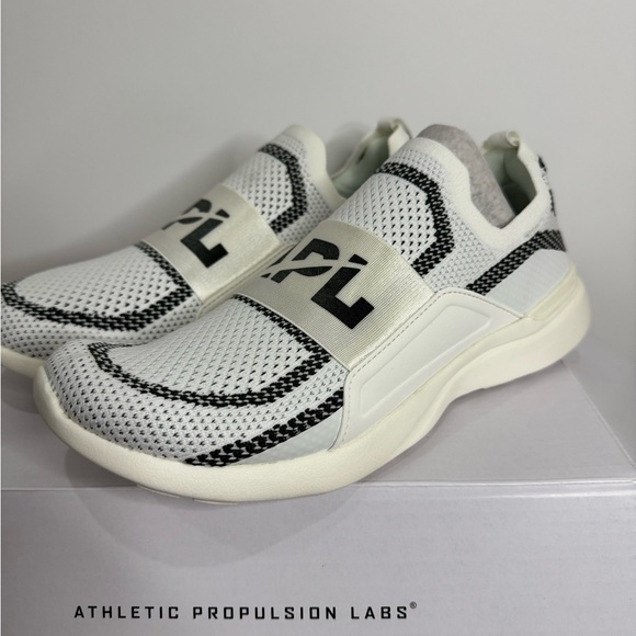 APL Women's Techloom Bliss in Ivory and Dark Army olive green 8 - Picture 3 of 8